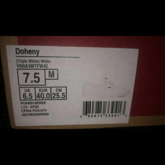 Van's - Picture 4 of 4